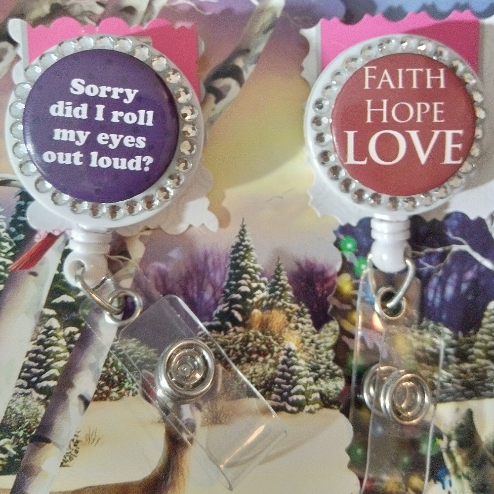 🌈2 NEW badge,ID holders,has retractable ID